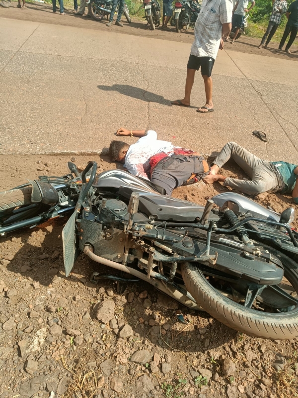 Lorry-two-wheeler collision: Two dead Lorry-two-wheeler collision: Two dead