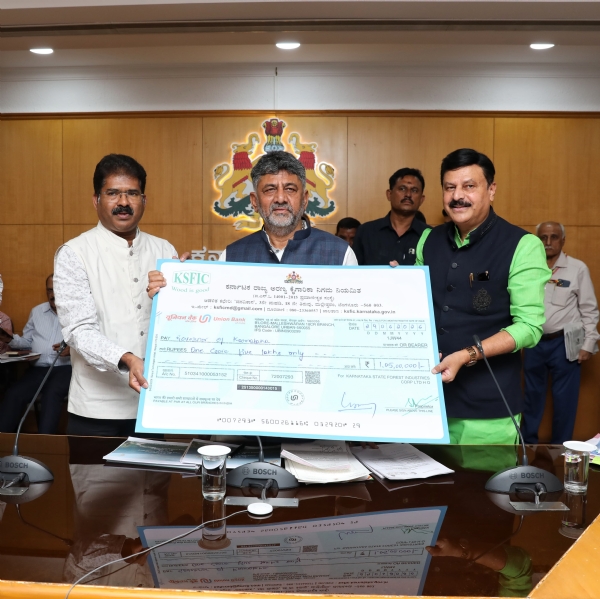 ಚೆಕ್ ಹಸ್ತಾಂತರ ಚೆಕ್ ಹಸ್ತಾಂತರ