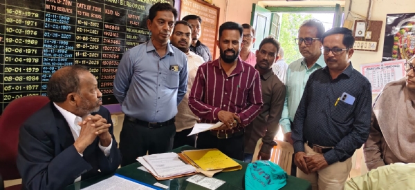 Minorities Commission Chairman U. Nisar Ahmed visits school;