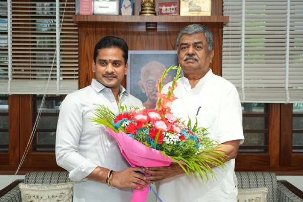 MLA Nara Bharatha Reddy meets KPCC President
