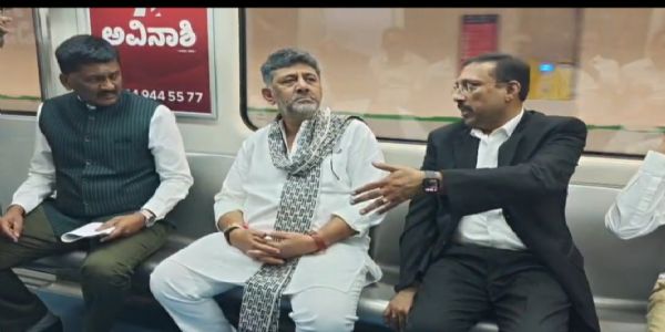 ಮೆಟ್ರೋದಲ್ಲಿ ಮುಖ್ಯಮಂತ್ರಿ ಡಿ.ಕೆ. ಶಿವಕುಮಾರ್ ಪ್ರಯಾಣ