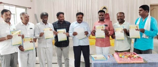 ಜಾನಪದ ಗಾಯಕ ಡಾ.ಬಾನಂದೂರು ಕೆಂಪಯ್ಯನವರ ಹುಟ್ಟು ಹಬ್ಬ ಆದರಣೆ ಕರಪತ್ರ ಕೋಲಾರದಲ್ಲಿ ಬಿಡುಗಡೆ ಮಾಡಲಾಯಿತು