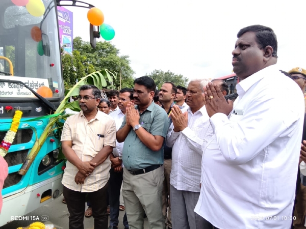 ಕೊಪ್ಪಳ-ತಳಕಲ್ ಬಸ್ ಸಂಚಾರಕ್ಕೆ ಶಾಸಕ ಕೆ.ರಾಘವೇಂದ್ರ ಹಿಟ್ನಾಳ ಚಾಲನೆ