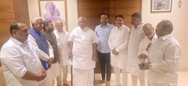 Leaders who met AICC President Mallikarjun Kharge