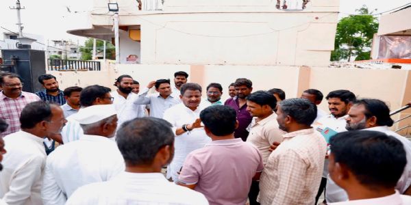 ಸಾರ್ವಜನಿಕರ ಅಹವಾಲು ಸ್ವೀಕರಿಸಿದ ಶಾಸಕ ಮನಗೂಳಿ