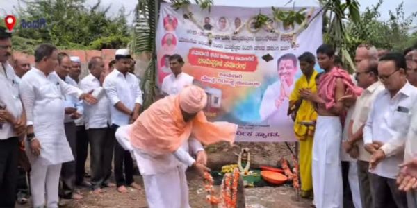 ಸಾರಂಗಮಠ ಆವರಣದಲ್ಲಿ ‘ಪ್ರಸಾದ ನಿಲಯ’ ಕಟ್ಟಡಕ್ಕೆ ಭೂಮಿ ಪೂಜೆ ನೆರವೇರಿಸಿದ ಶಾಸಕ ಅಶೋಕ ಮನಗೂಳಿ