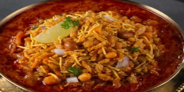 ಖಾರದ ರುಚಿಗೆ ಹೆಸರಾಗಿರುವ ಕೊಲ್ಹಾಪುರಿ ಮಿಸಳ