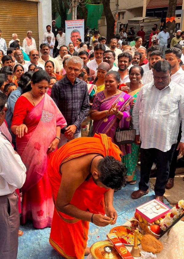 ರಸ್ತೆ ಕಾಮಗಾರಿಗೆ ಚಾಲನೆ ರಸ್ತೆ ಕಾಮಗಾರಿಗೆ ಚಾಲನೆ