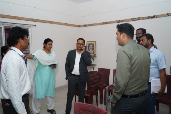 Deputy Commissioner visits government school in Srirampur Colony, Bellary