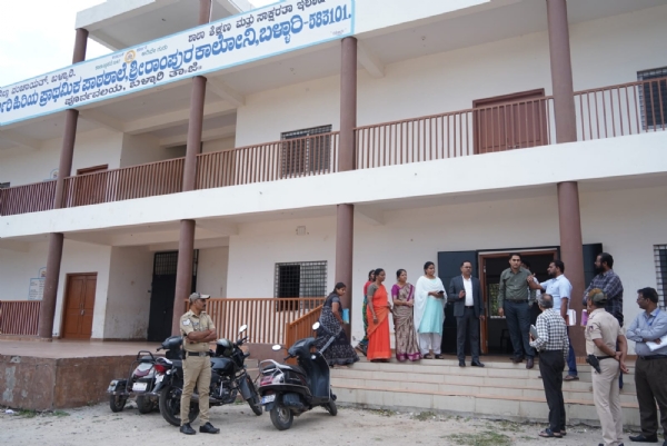 Deputy Commissioner visits government school in Srirampur Colony, Bellary