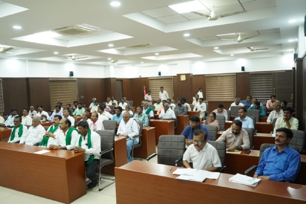 ಬಳ್ಳಾರಿ : ಜಿಲ್ಲೆಯಲ್ಲಿ ಮುಂಗಾರು ಕ್ಷೀಣ: ರೈತರ ನೆರವಿಗೆ ಜಿಲ್ಲಾಡಳಿತ ಸಿದ್ದ ಬಳ್ಳಾರಿ : ಜಿಲ್ಲೆಯಲ್ಲಿ ಮುಂಗಾರು ಕ್ಷೀಣ: ರೈತರ ನೆರವಿಗೆ ಜಿಲ್ಲಾಡಳಿತ ಸಿದ್ದ