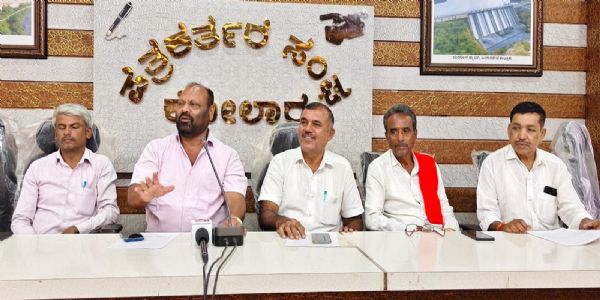 ಅರಣ್ಯ ಇಲಾಖೆ ಸರ್ವೆ ಪ್ರಕಾರದ ಕೃಷಿ ಭೂಮಿ ರೈತರಿಗೆ ಹಸ್ತಾಂತರಕ್ಕೆ ಒತ್ತಾಯ