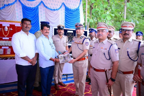 Talent award for students from police families Talent award for students from police families