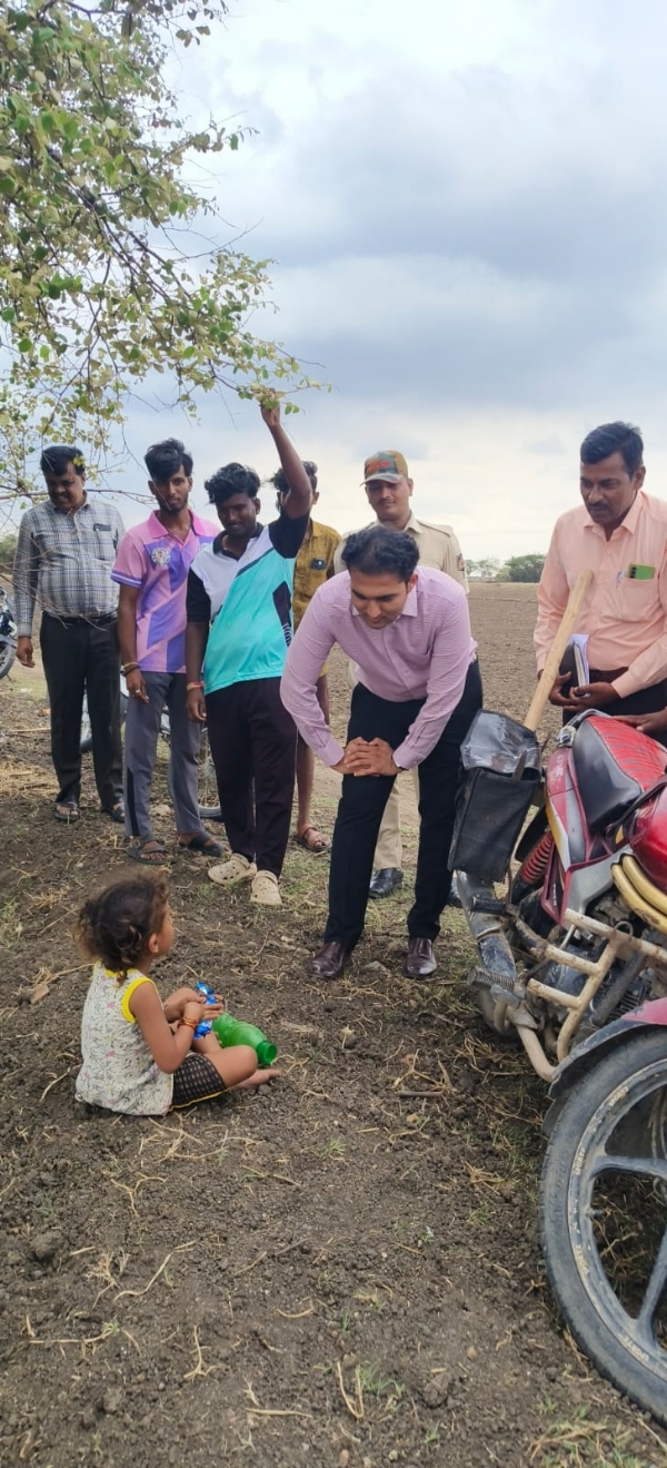 ZP CEO visits Vaddatti village