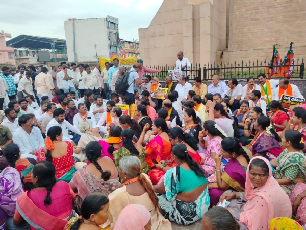 ಬಳ್ಳಾರಿ : ಕಾಂಗ್ರೆಸ್ಸಿಗರ ವರ್ತನೆ : ಬಿಜೆಪಿ ಆಕ್ರೋಶ