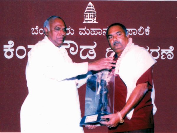 ಪತ್ರಿಕೋದ್ಯಮ ಸೇವೆ : ರಮೇಶ ಸುರ್ವೆ ಗೌರವ ಸನ್ಮಾನ ಪತ್ರಿಕೋದ್ಯಮ ಸೇವೆ : ರಮೇಶ ಸುರ್ವೆ ಗೌರವ ಸನ್ಮಾನ