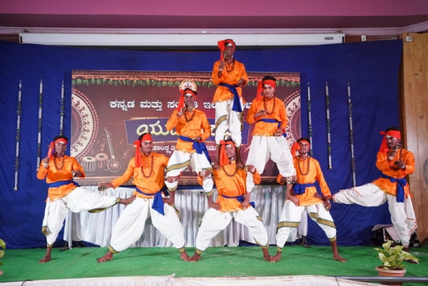ಕಲೆ, ಕ್ರೀಡೆಗೆ ಹೆಚ್ಚಿನ ಆದ್ಯತೆ ನೀಡಿ: ಸಾಧನೆ ಸಾಧ್ಯ – ಮೇಯರ್ ಪಿ.ಗಾದೆಪ್ಪ ಕಲೆ, ಕ್ರೀಡೆಗೆ ಹೆಚ್ಚಿನ ಆದ್ಯತೆ ನೀಡಿ: ಸಾಧನೆ ಸಾಧ್ಯ – ಮೇಯರ್ ಪಿ.ಗಾದೆಪ್ಪ