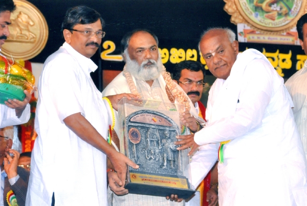 ಪತ್ರಿಕೋದ್ಯಮ ಸೇವೆ : ರಮೇಶ ಸುರ್ವೆ ಗೌರವ ಸನ್ಮಾನ ಪತ್ರಿಕೋದ್ಯಮ ಸೇವೆ : ರಮೇಶ ಸುರ್ವೆ ಗೌರವ ಸನ್ಮಾನ