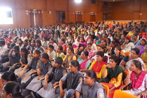 ಬಾಲ್ಯ ವಿವಾಹ ಆತಂಕಕಾರಿ, ಮದುವೆಗೆ ದೈಹಿಕ ಮಾನಸಿಕ ಪಕ್ವತೆ ಅಗತ್ಯ: ನ್ಯಾಯಾಧೀಶ ಸಿದ್ಧಲಿಂಗ ಪ್ರಭು ಬಾಲ್ಯ ವಿವಾಹ ಆತಂಕಕಾರಿ, ಮದುವೆಗೆ ದೈಹಿಕ ಮಾನಸಿಕ ಪಕ್ವತೆ ಅಗತ್ಯ: ನ್ಯಾಯಾಧೀಶ ಸಿದ್ಧಲಿಂಗ ಪ್ರಭು