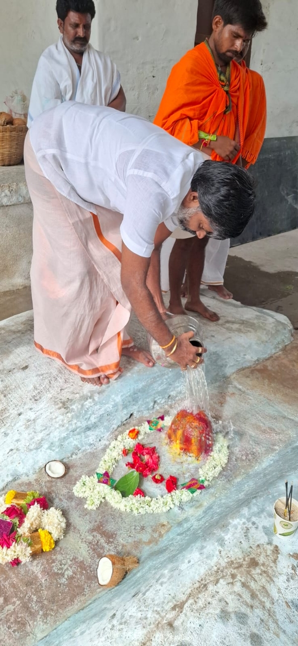 Special puja, bhajans held in Banapur for rain Special puja, bhajans held in Banapur for rain