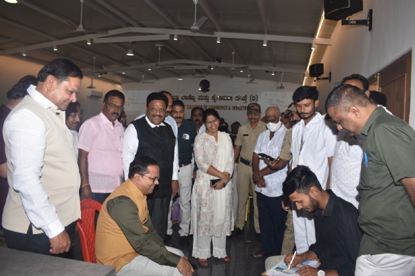 ಆರೋಗ್ಯವಂತ ಸಮಾಜದಿಂದ ಆರೋಗ್ಯವಂತ ದೇಶದ ನಿರ್ಮಾಣ ಸಾಧ್ಯ ಆರೋಗ್ಯವಂತ ಸಮಾಜದಿಂದ ಆರೋಗ್ಯವಂತ ದೇಶದ ನಿರ್ಮಾಣ ಸಾಧ್ಯ