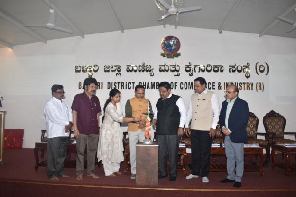 ಆರೋಗ್ಯವಂತ ಸಮಾಜದಿಂದ ಆರೋಗ್ಯವಂತ ದೇಶದ ನಿರ್ಮಾಣ ಸಾಧ್ಯ : ಅವ್ವಾರು ಮಂಜುನಾಥ್ ಆರೋಗ್ಯವಂತ ಸಮಾಜದಿಂದ ಆರೋಗ್ಯವಂತ ದೇಶದ ನಿರ್ಮಾಣ ಸಾಧ್ಯ : ಅವ್ವಾರು ಮಂಜುನಾಥ್