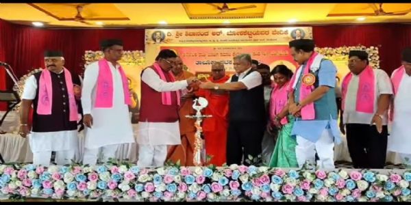 ಮುಧೋಳದಲ್ಲಿ ಬಣಜಿಗ ಸಮಾಜದ ಪ್ರತಿಭಾ ಪುರಸ್ಕಾರ ಸಮಾರಂಭ