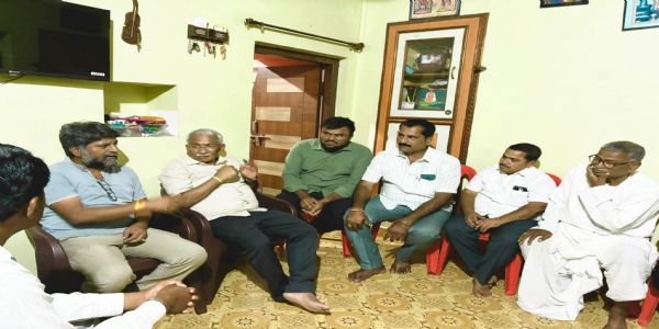 ಜುನ್ನೂರ ಕಾಂಗ್ರೆಸ್ ಮುಖಂಡ ದುಂಡಪ್ಪ ಕೆಂಚಣ್ಣವರ ನಿಧನ: ಕುಟುಂಬದ ಅಂಗಾಂಗ ದಾನ ನಿರ್ಧಾರಕ್ಕೆ ಆರ್.ಬಿ. ತಿಮ್ಮಾಪುರ ಶ್ಲಾಘನೆ