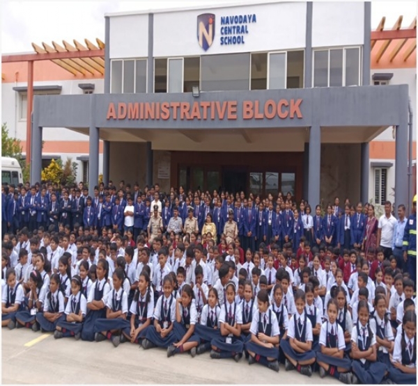 ರಾಯಚೂರು : ಅಗ್ನಿಶಾಮಕ ಅಣುಕು ಪ್ರದರ್ಶನ ರಾಯಚೂರು : ಅಗ್ನಿಶಾಮಕ ಅಣುಕು ಪ್ರದರ್ಶನ
