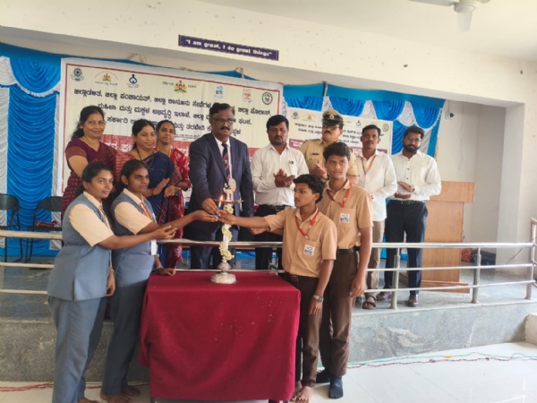 ಕೊಪ್ಪಳ : ಮಾನವ ಕಳ್ಳ ಸಾಗಾಣಿಕೆ ತಡೆಗಟ್ಟಲು ಶ್ರಮಿಸಿ: ನ್ಯಾ. ಮಹಾಂತೇಶ ದರಗದ ಕೊಪ್ಪಳ : ಮಾನವ ಕಳ್ಳ ಸಾಗಾಣಿಕೆ ತಡೆಗಟ್ಟಲು ಶ್ರಮಿಸಿ: ನ್ಯಾ. ಮಹಾಂತೇಶ ದರಗದ