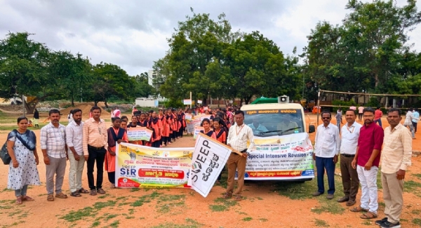 ಕೊಪ್ಪಳ : ಪ್ರತಿ ಮತದಾರರು ಕಡ್ಡಾಯವಾಗಿ ಮಾಹಿತಿ ನೀಡಿ: ಮಹೇಶ್ ಕೊಪ್ಪಳ : ಪ್ರತಿ ಮತದಾರರು ಕಡ್ಡಾಯವಾಗಿ ಮಾಹಿತಿ ನೀಡಿ: ಮಹೇಶ್