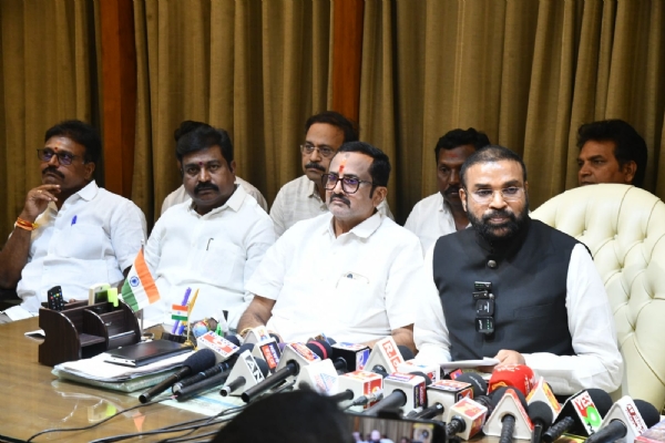 ಎಸ್ಐಆರ್ ರದ್ದುಪಡಿಸಿ, ಬಿಎಲ್ಓಗಳನ್ನು ಬಂಧಿಸಿ : ಬಿ. ಶ್ರೀರಾಮುಲು ಎಸ್ಐಆರ್ ರದ್ದುಪಡಿಸಿ, ಬಿಎಲ್ಓಗಳನ್ನು ಬಂಧಿಸಿ : ಬಿ. ಶ್ರೀರಾಮುಲು