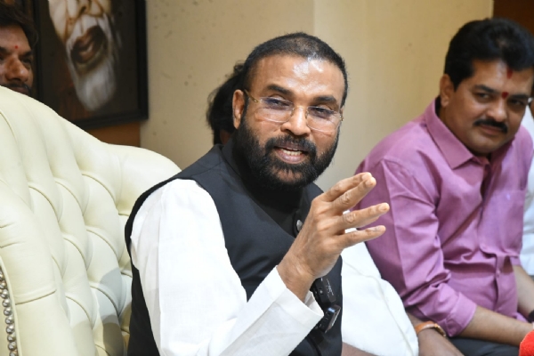 ಎಸ್ಐಆರ್ ರದ್ದುಪಡಿಸಿ, ಬಿಎಲ್ಓಗಳನ್ನು ಬಂಧಿಸಿ : ಬಿ. ಶ್ರೀರಾಮುಲು ಎಸ್ಐಆರ್ ರದ್ದುಪಡಿಸಿ, ಬಿಎಲ್ಓಗಳನ್ನು ಬಂಧಿಸಿ : ಬಿ. ಶ್ರೀರಾಮುಲು