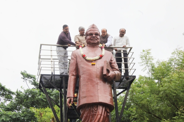 ಕೊಪ್ಪಳ : ಡಾ. ಬಾಬು ಜಗಜೀವನ ರಾಮ್ ಪುಣ್ಯ ಸ್ಮರಣೆ: ಗೌರವ ಸಮರ್ಪಣೆ ಕೊಪ್ಪಳ : ಡಾ. ಬಾಬು ಜಗಜೀವನ ರಾಮ್ ಪುಣ್ಯ ಸ್ಮರಣೆ: ಗೌರವ ಸಮರ್ಪಣೆ
