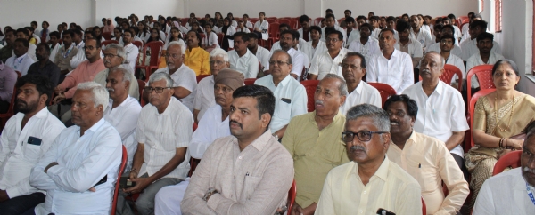 ಪೂರ್ವಜರ ಜ್ಞಾನದ ಭಂಡಾರ ಮುಂದಿನ ಪೀಳಿಗೆಗೆ - ತಾಳೆಗರಿಗಳ ಪಾತ್ರ ಅನನ್ಯ: ಡಾ. ಸುರೇಶ ಬಿ.ಇಟ್ನಾಳ ಪೂರ್ವಜರ ಜ್ಞಾನದ ಭಂಡಾರ ಮುಂದಿನ ಪೀಳಿಗೆಗೆ - ತಾಳೆಗರಿಗಳ ಪಾತ್ರ ಅನನ್ಯ: ಡಾ. ಸುರೇಶ ಬಿ.ಇಟ್ನಾಳ