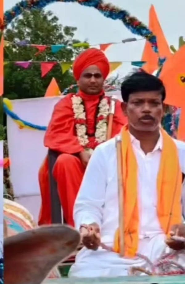 ಪ್ರತಿಯೊಬ್ಬರೂ ಋಣ ಸಂದಾಯ ಮಾಡಲೇಬೇಕು : ಕೊಟ್ಟೂರು ಬಸವಲಿಂಗ ಮಹಾಸ್ವಾಮಿಗಳು ಪ್ರತಿಯೊಬ್ಬರೂ ಋಣ ಸಂದಾಯ ಮಾಡಲೇಬೇಕು : ಕೊಟ್ಟೂರು ಬಸವಲಿಂಗ ಮಹಾಸ್ವಾಮಿಗಳು