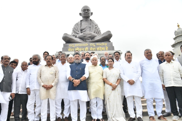 ಪುಷ್ಪ ನಮನ ಪುಷ್ಪ ನಮನ