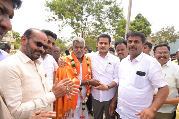 ಬಳ್ಳಾರಿ : ಅವ್ವನಬಾವಿ ಕಾಲುವೆ - ಹೊಸ ಸೇತುವೆ : ಶಾಸಕ ನಾರಾ ಭರತರೆಡ್ಡಿ ಉದ್ಘಾಟನೆ ಬಳ್ಳಾರಿ : ಅವ್ವನಬಾವಿ ಕಾಲುವೆ - ಹೊಸ ಸೇತುವೆ : ಶಾಸಕ ನಾರಾ ಭರತರೆಡ್ಡಿ ಉದ್ಘಾಟನೆ
