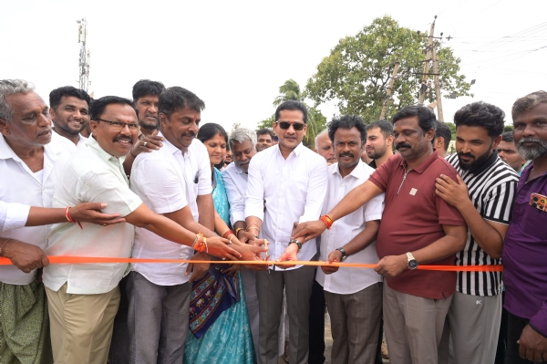 ಬಳ್ಳಾರಿ : ಅವ್ವನಬಾವಿ ಕಾಲುವೆ - ಹೊಸ ಸೇತುವೆ : ಶಾಸಕ ನಾರಾ ಭರತರೆಡ್ಡಿ ಉದ್ಘಾಟನೆ ಬಳ್ಳಾರಿ : ಅವ್ವನಬಾವಿ ಕಾಲುವೆ - ಹೊಸ ಸೇತುವೆ : ಶಾಸಕ ನಾರಾ ಭರತರೆಡ್ಡಿ ಉದ್ಘಾಟನೆ