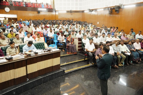ಗುಣಮಟ್ಟದ ಜನಸೇವೆಗೆ ಜಿಲ್ಲಾಧಿಕಾರಿ ಕೆ. ನಾಗೇಂದ್ರ ಪ್ರಸಾದ್ ಕಟ್ಟುನಿಟ್ಟಿನ ಸೂಚನೆ