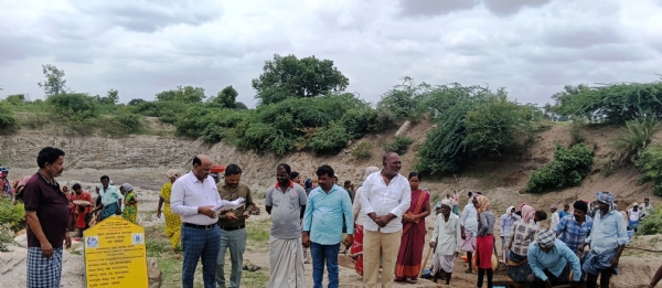 ಹಣವಾಳ ಗ್ರಾಮದ ಕೆರೆ ಪುನಶ್ಚೇತನ ಕಾಮಗಾರಿ ಪರಿಶೀಲನೆ ಹಣವಾಳ ಗ್ರಾಮದ ಕೆರೆ ಪುನಶ್ಚೇತನ ಕಾಮಗಾರಿ ಪರಿಶೀಲನೆ