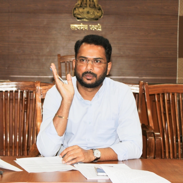 ಮನೆ-ಮನೆ ತ್ರಿವರ್ಣ ಧ್ವಜ : ಅಪರ ಜಿಲ್ಲಾಧಿಕಾರಿ ಸಿದ್ರಾಮೇಶ್ವರ ಕರೆ ಮನೆ-ಮನೆ ತ್ರಿವರ್ಣ ಧ್ವಜ : ಅಪರ ಜಿಲ್ಲಾಧಿಕಾರಿ ಸಿದ್ರಾಮೇಶ್ವರ ಕರೆ