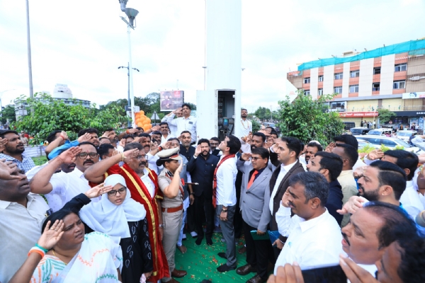 Bellary: Minister hoists 150-foot flag