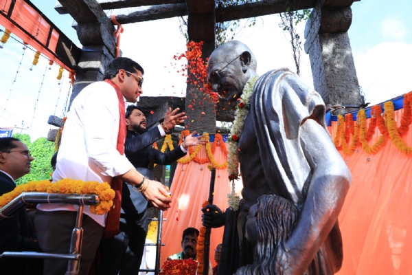 Bellary: Minister hoists 150-foot flag