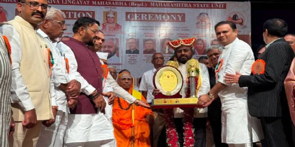 ವೀರಶೈವ–ಲಿಂಗಾಯತ ಸಮಾಜದ ಪ್ರಗತಿಗೆ ಒಗ್ಗಟ್ಟಿನಿಂದ ಶ್ರಮಿಸೋಣ: ಈಶ್ವರ ಖಂಡ್ರೆ