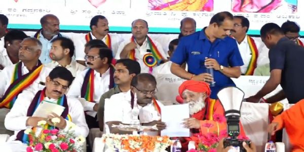 ಗ್ರಾಮೀಣ ಆರ್ಥಿಕತೆಗೆ ಸಹಕಾರಿ ಕ್ಷೇತ್ರವೇ ಬೆನ್ನೆಲುಬು: ಕುಮಾರಸ್ವಾಮಿ