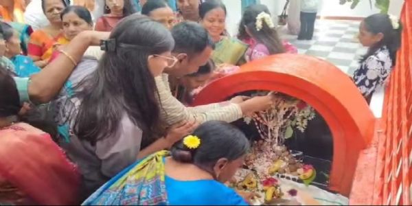 ನಾಗರ ಪಂಚಮಿ ಸಂಭ್ರಮದಲ್ಲಿ ಬನಹಟ್ಟಿ; ಜೋಳದ ಅರಳು ಹುರಿಯುವ ಸಂಪ್ರದಾಯಕ್ಕೆ ಮೆರಗು