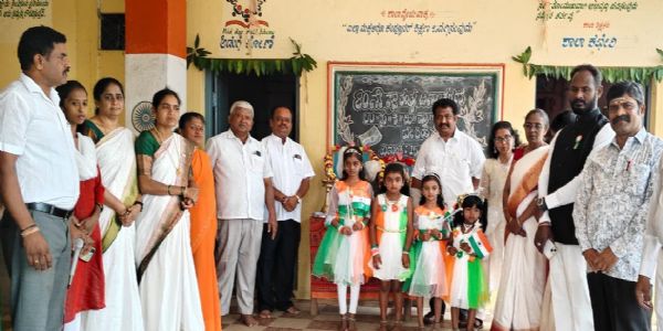 ದೇಶಹಳ್ಳಿ ಸರ್ಕಾರಿ ಶಾಲೆಯಲ್ಲಿ ಸಂಭ್ರಮದ ಸ್ವಾತಂತ್ರ್ಯ ದಿನಾಚರಣೆ