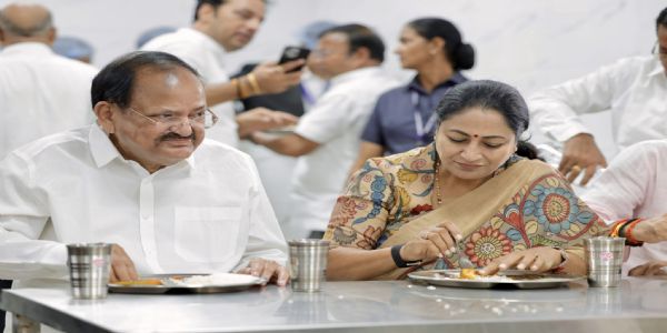 ದೆಹಲಿಯಲ್ಲಿ 100 ಅಟಲ್ ಕ್ಯಾಂಟೀನ್ಗಳ ಸಂಕಲ್ಪ ಸಾಕಾರ