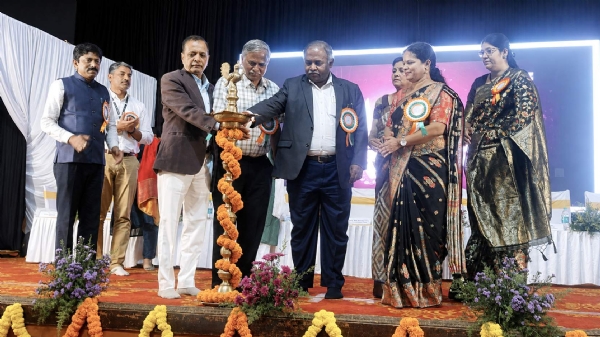 ಇಸ್ರೋ ಬಾಹ್ಯಾಕಾಶ ಸಂಸ್ಥೆಯ ಲೀಓಸ್ ಹಾಗೂ ಬೆಂಗಳೂರು ಉತ್ತರ ವಿಶ್ವವಿದ್ಯಾನಿಲಯ ಜಂಟಿ ಆಶ್ರಯದಲ್ಲಿ ಕೋಲಾರದ ಟಿ.ಚನ್ನಯ್ಯ ರಂಗಮAದಿರದಲ್ಲಿ ಆಯೋಜಿಸಲಾಗಿದ್ದ ರಾಷ್ಟಿçÃಯ ಬಾಹ್ಯಾಕಾಶ ದಿನಾಚರಣೆ -೨೦೨೬ಅನ್ನು ಎಲೆಕ್ಟೊçÃ-ಆಪ್ಟಿಕ್ಸ್ ಸಿಸ್ಟಮ್ಸ್ ಪ್ರಯೋಗಾಲಯದ ನಿರ್ದೇಶಕ ಹಾಗೂ ಹಿರಿಯ ವಿಜ್ಞಾನಿ ಆರ್. ವೆಂಕಟೇಶ್ವರನ್ ಉದ್ಘಾಟಿಸಿದರು.